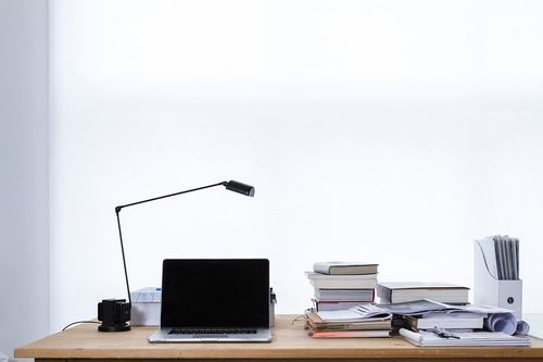 Lámpara de escritorio orientable